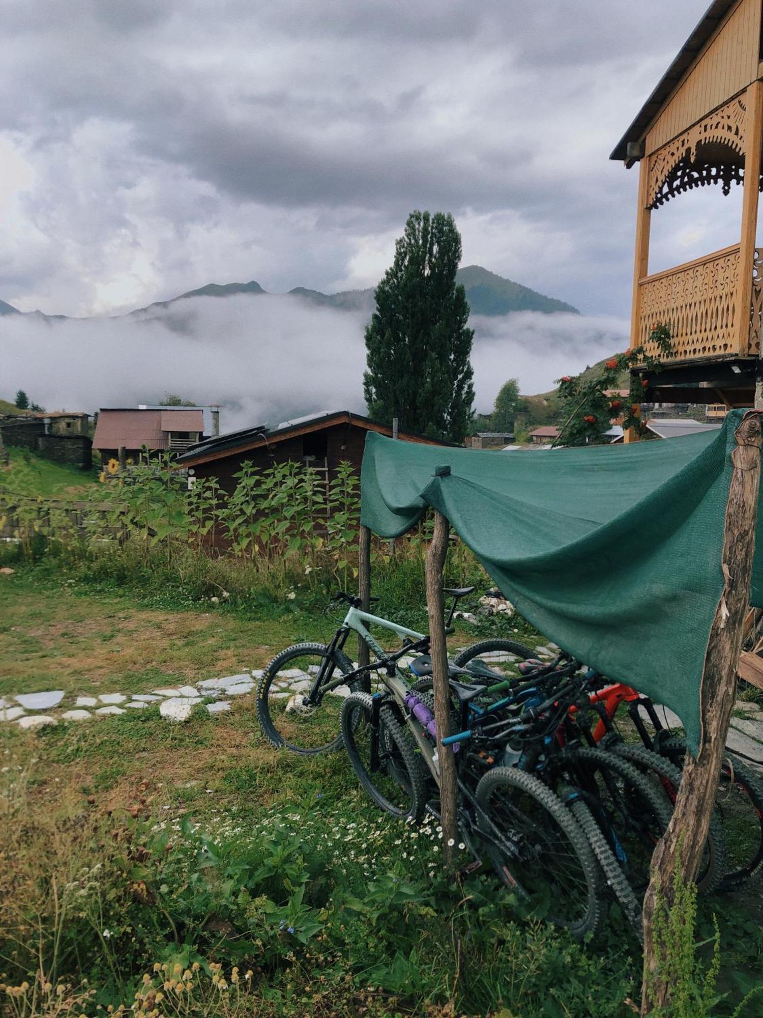 A North Homestay Omalo ภายนอก รูปภาพ