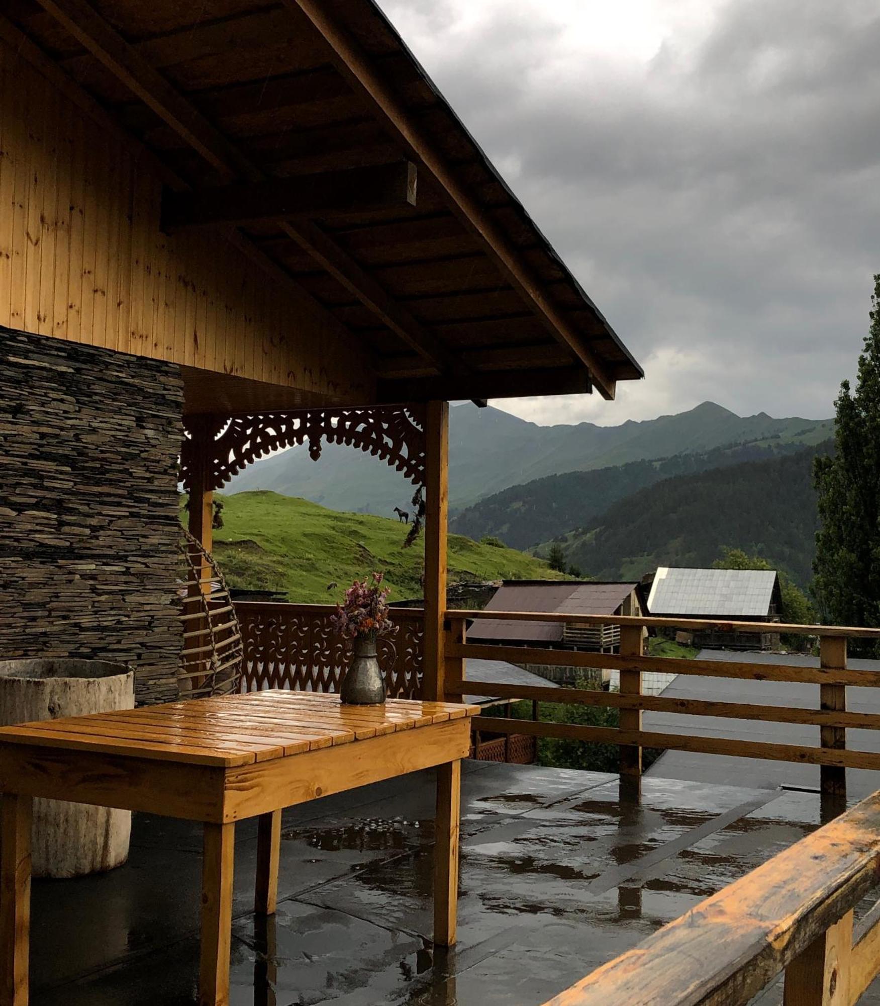 A North Homestay Omalo ภายนอก รูปภาพ